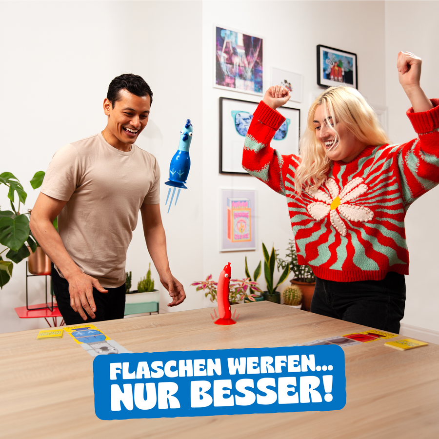 Zwei Leute spielen Chicken vs Hotdog und jubeln. Text liest: Flaschen werfen... nur besser! 